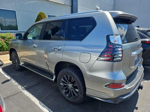 Atomic Silver 2023 Lexus GX 460 460