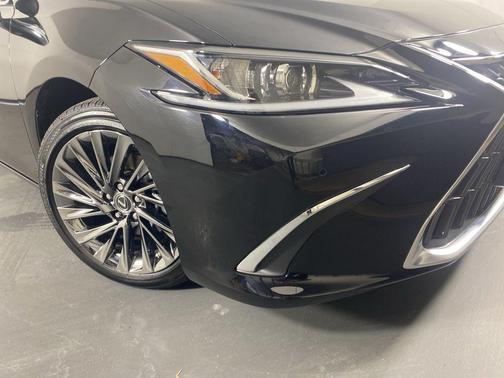 Obsidian 2025 Lexus ES 350 Luxury