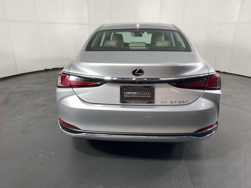 Silver Lining Metallic 2021 Lexus ES 250 Base