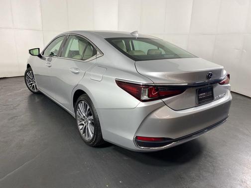 Silver Lining Metallic 2021 Lexus ES 250 Base