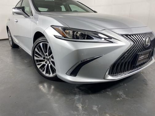 Silver Lining Metallic 2021 Lexus ES 250 Base