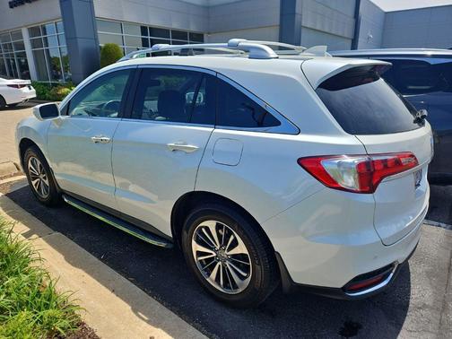 White Diamond Pearl 2017 Acura RDX Advance Package