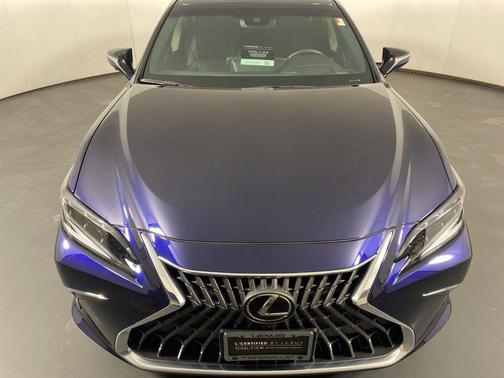 2025 Lexus ES 300h Ultra Luxury