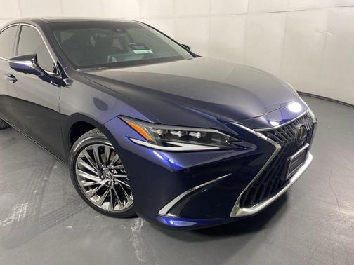 2025 Lexus ES 300h Ultra Luxury