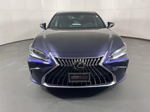 2025 Lexus ES 300h Ultra Luxury