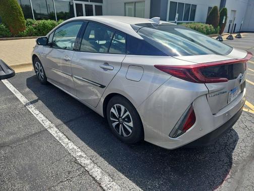 Classic Silver Metallic 2018 Toyota Prius Prime Advanced