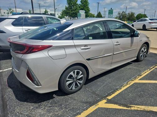 Classic Silver Metallic 2018 Toyota Prius Prime Advanced