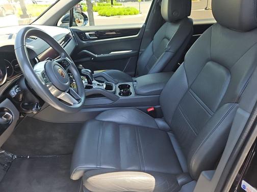 Black 2020 Porsche Cayenne Cayenne E-Hybrid