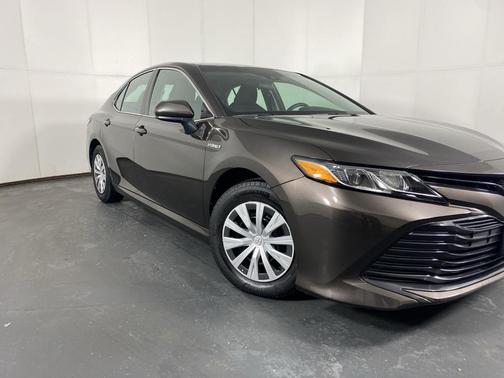 2018 Toyota Camry Hybrid LE