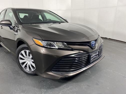 2018 Toyota Camry Hybrid LE