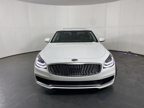 2019 Kia K900 Luxury