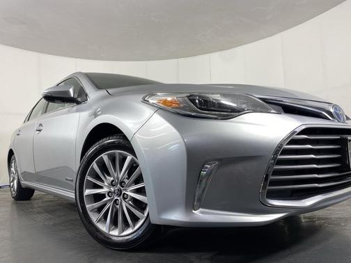 2018 Toyota Avalon Hybrid Limited