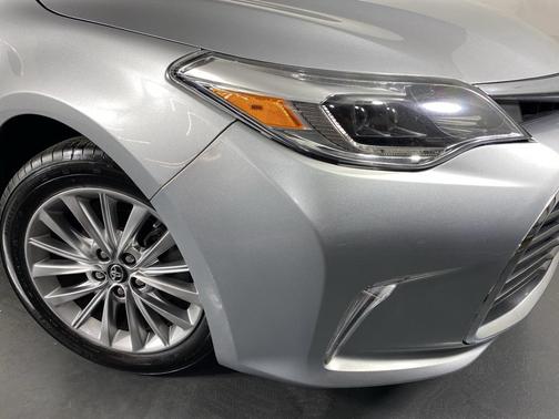 2018 Toyota Avalon Hybrid Limited