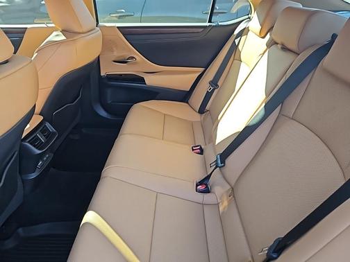 2022 Lexus ES 350 Base