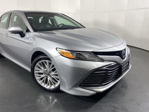 2018 Toyota Camry Hybrid XLE