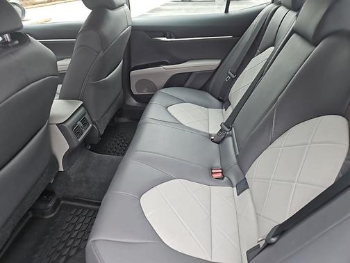 2018 Toyota Camry Hybrid XLE