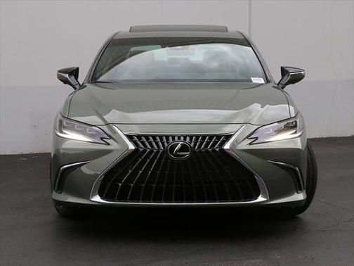 2025 Lexus ES 300h Ultra Luxury