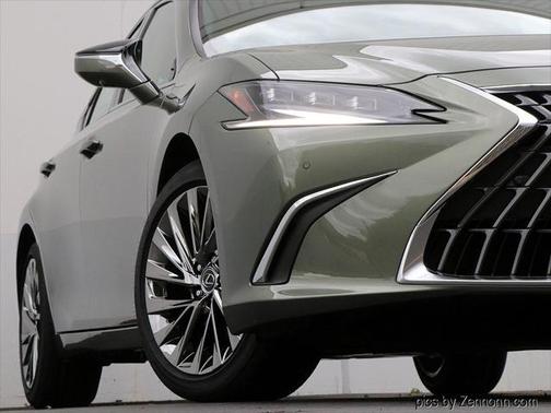 2025 Lexus ES 300h Ultra Luxury