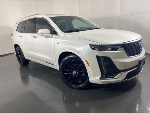 Crystal White Tricoat 2021 Cadillac XT6 Premium Luxury AWD
