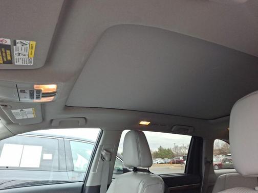 2016 Toyota Highlander Limited Platinum