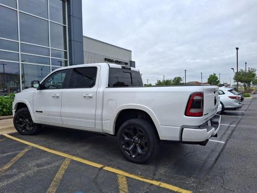 Ivory White Tri-Coat Pearlcoat 2022 RAM 1500 Limited