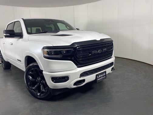 Ivory White Tri-Coat Pearlcoat 2022 RAM 1500 Limited
