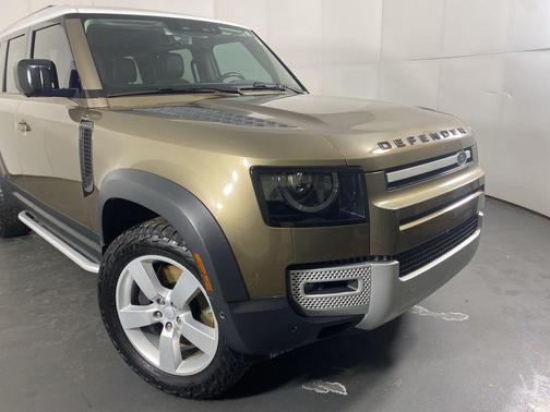 2021 Land Rover Defender 110 SE