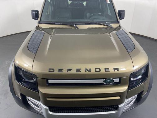 2021 Land Rover Defender 110 SE
