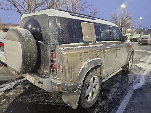 2021 Land Rover Defender 110 SE