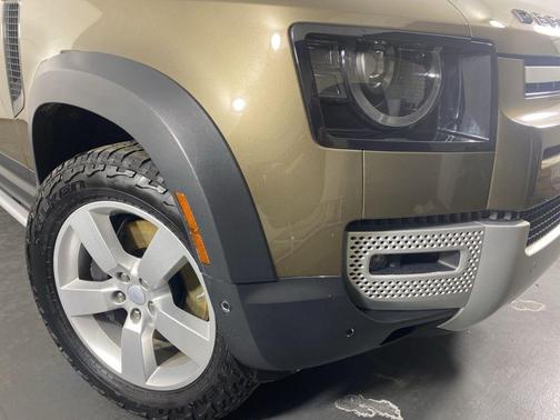 2021 Land Rover Defender 110 SE