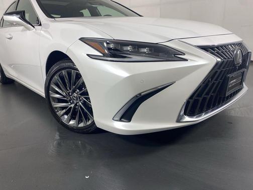 Eminent White Pearl 2025 Lexus ES 350 Ultra Luxury