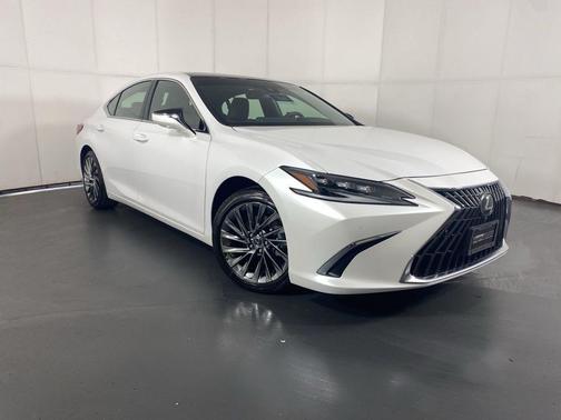 Eminent White Pearl 2025 Lexus ES 350 Ultra Luxury