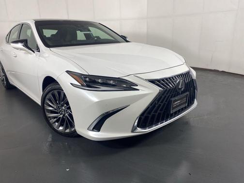 Eminent White Pearl 2025 Lexus ES 350 Ultra Luxury