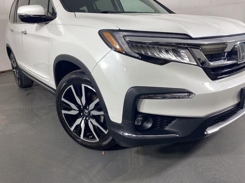 Platinum White Pearl 2020 Honda Pilot AWD Elite