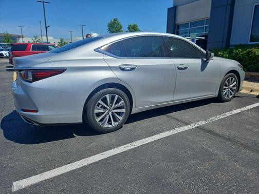 Silver Lining Metallic 2019 Lexus ES 350 Base