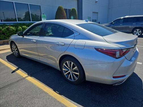 Silver Lining Metallic 2019 Lexus ES 350 Base