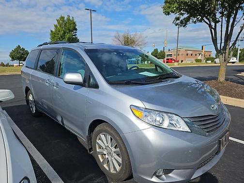 2017 Toyota Sienna XLE