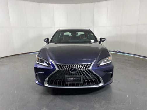2024 Lexus ES 300h Base