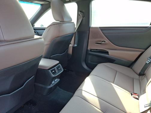 2024 Lexus ES 300h Base
