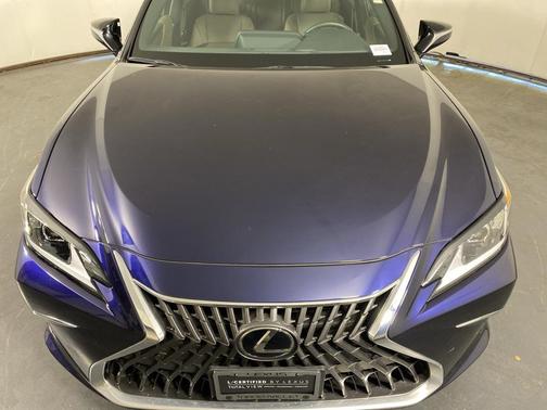2024 Lexus ES 300h Base