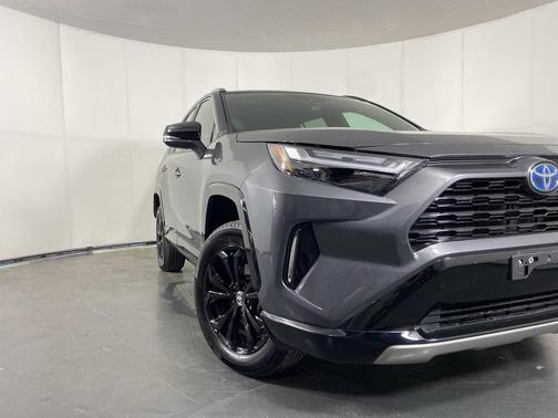 2024 Toyota RAV4 Hybrid SE