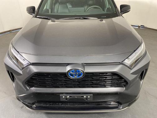2024 Toyota RAV4 Hybrid SE
