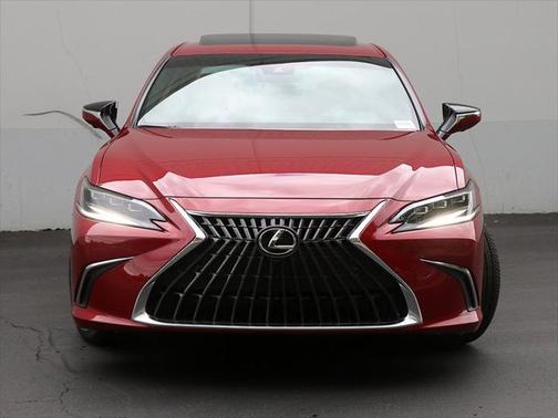 2025 Lexus ES 300h Ultra Luxury