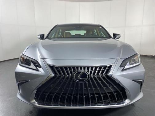 2025 Lexus ES 300h Base