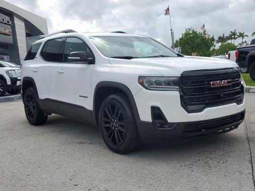 2023 GMC Acadia SLT