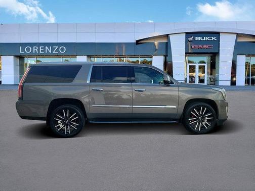 2018 Cadillac Escalade ESV Luxury