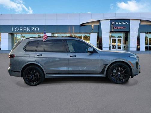 Gray Metallic 2023 BMW X7 xDrive40i