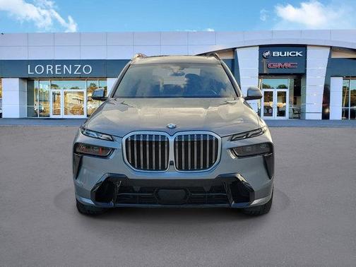 Gray Metallic 2023 BMW X7 xDrive40i