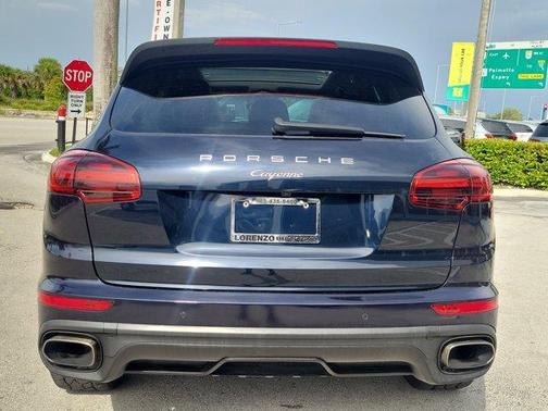 2018 Porsche Cayenne Platinum Edition