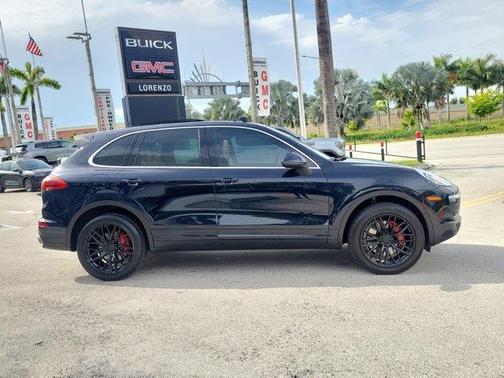 2018 Porsche Cayenne Platinum Edition